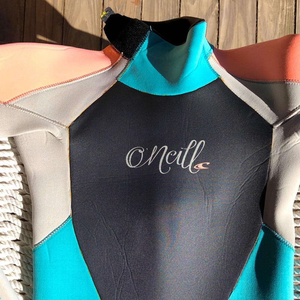 girls 3/2 O’Neill wetsuit
